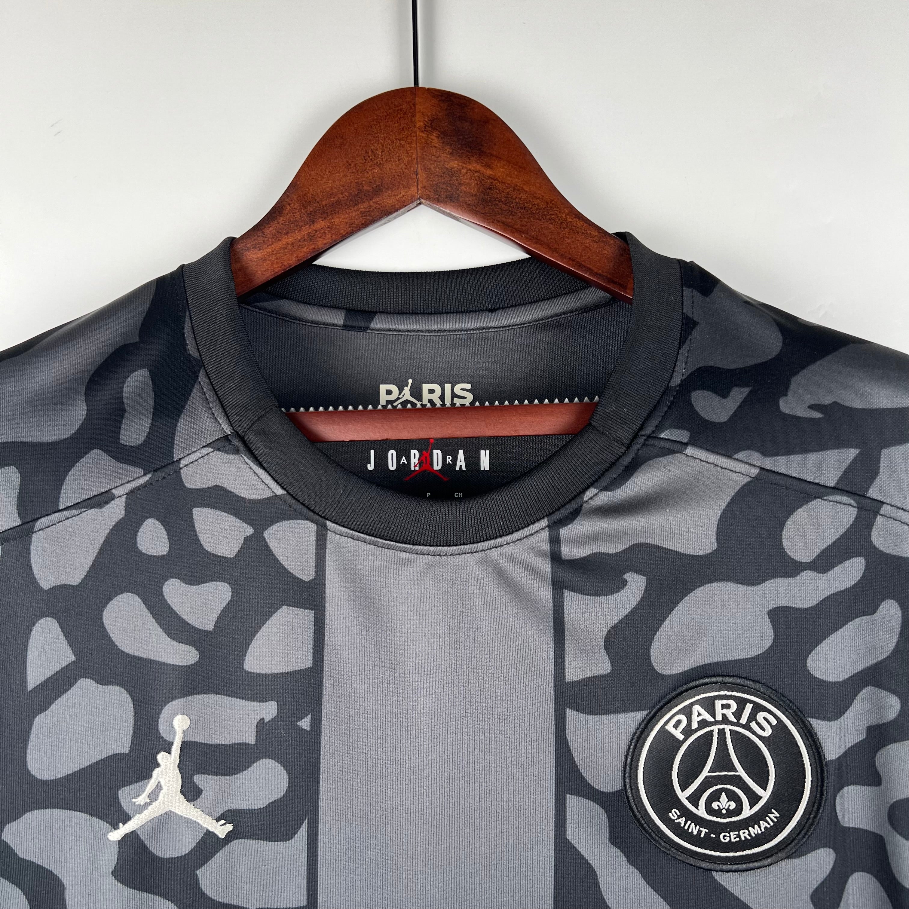 23/24 PSG third away