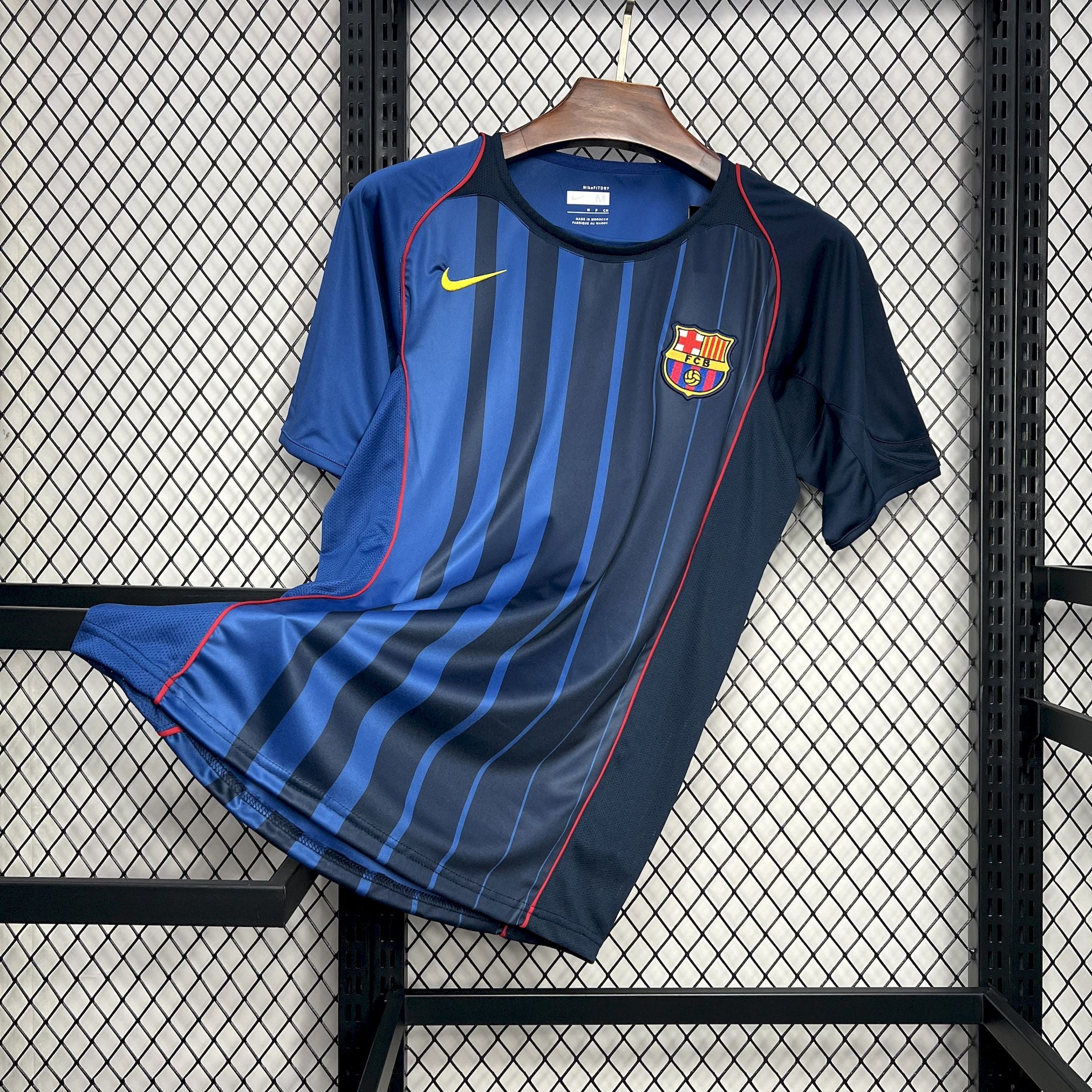 Barcelona 2004/05 Away Retro